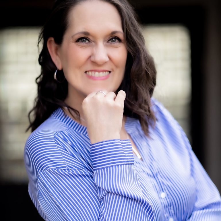 Kristen Graves headshot